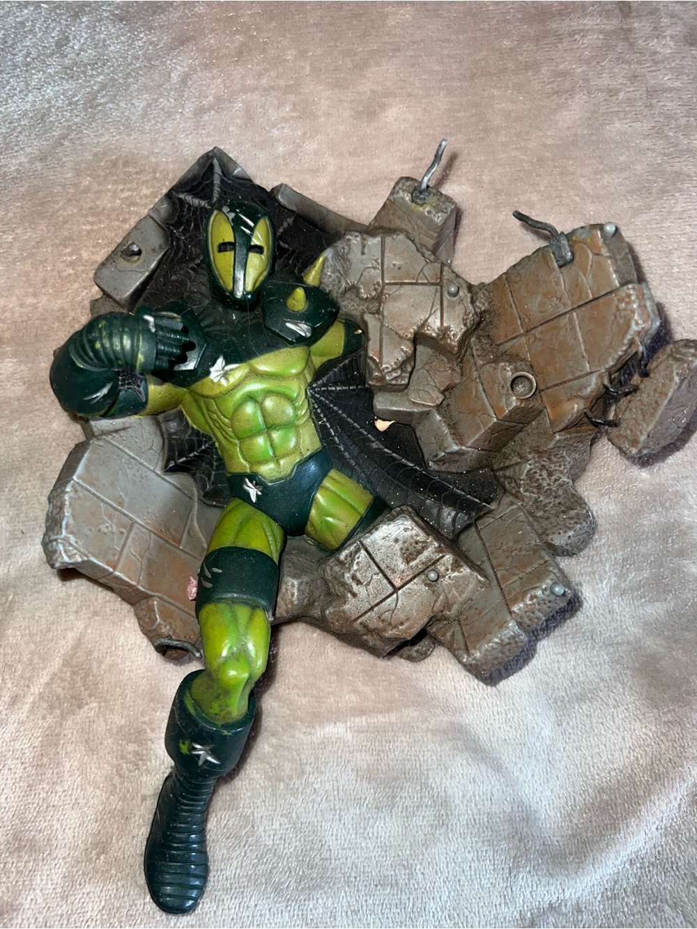 MARVEL LEGENDS TOY BIZ 2001 VENOM VAULT GUARDSMAN BASE 1:12 FIGURE Wall Mount